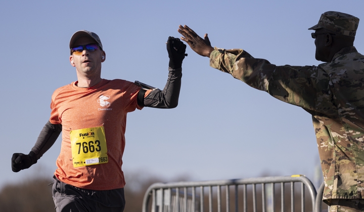 Bloom Energy’s 3rd Annual Stars & Strides Delaware 5K high five